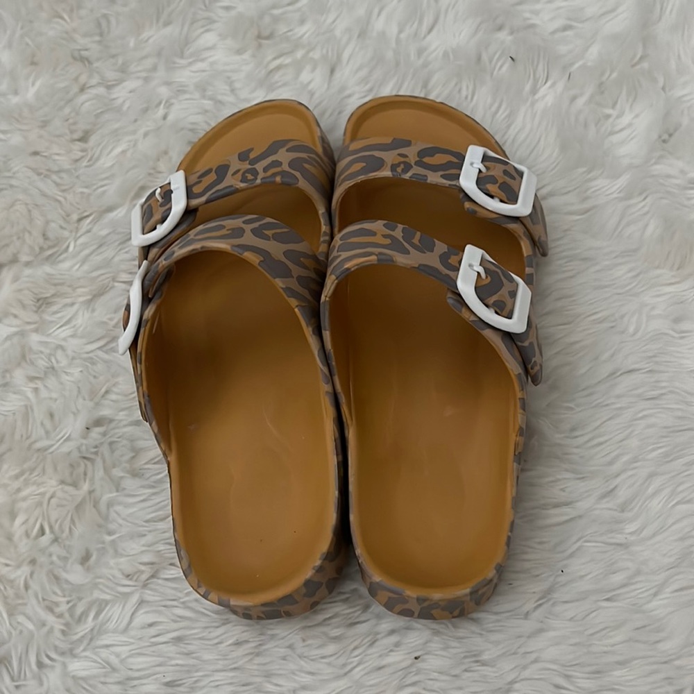 Kids cheetah slides